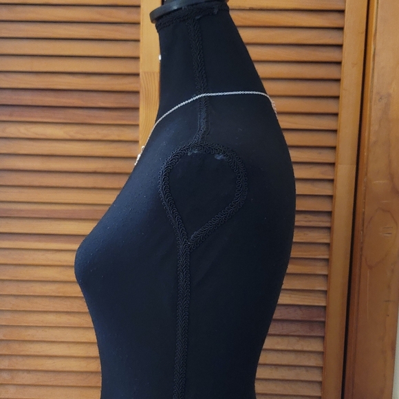 NWT Avenue Elephant Charm Necklace with Earrings Set - Picture 5 of 10